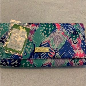 Lilly Pulitzer GWP Travel Wallet